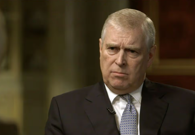 El príncipe Andrew conserva honor histórico imposible de retirar