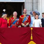 Carlos toma una decisión histórica y deja Buckingham