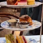 Mesa servida para el afternoon tea británico