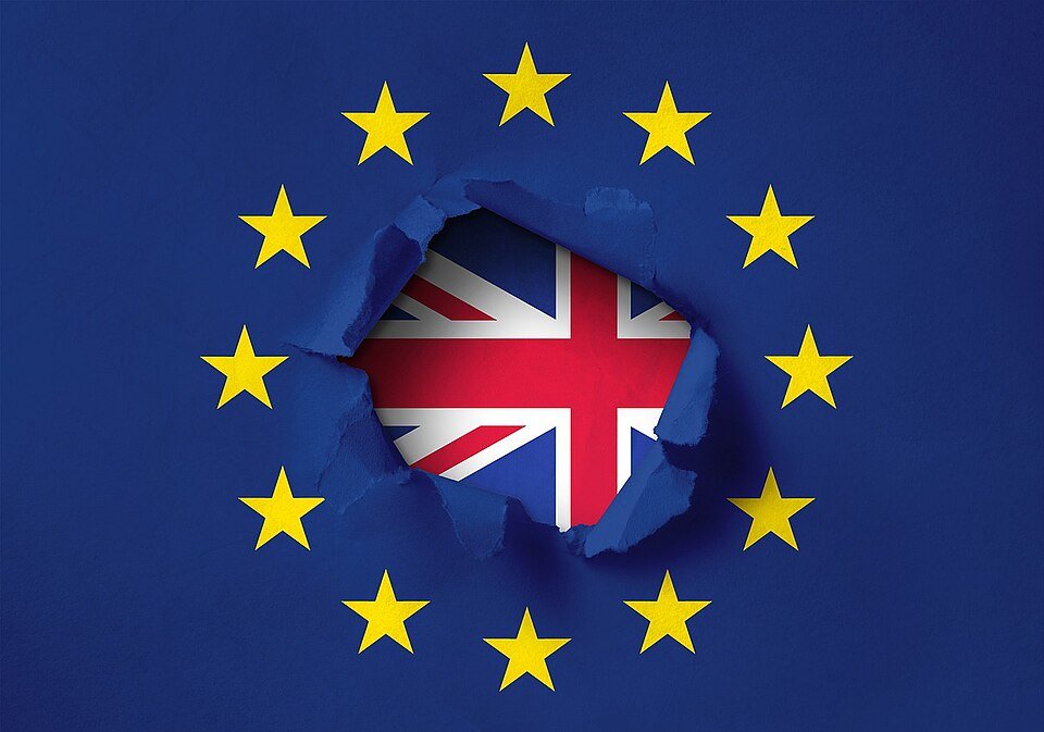 Bandera del Reino Unido y de la Unión Europea, alusivas al Brexit