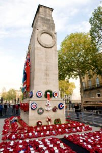 Remembrance Day (11 de noviembre): qué es la amapola roja y por qué los británicos la llevan