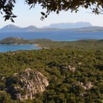 Vista de la Costa Smeralda en la isla de Cerdeña, Italia