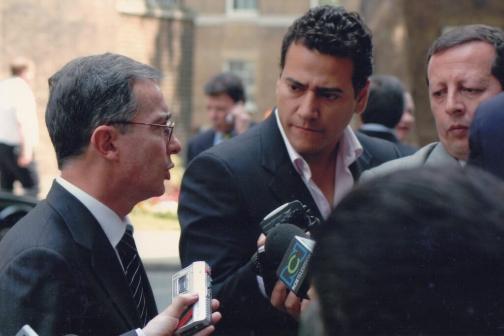 Orlando Mancini entrevista al presidente Álvaro Uribe Vélez en Londres